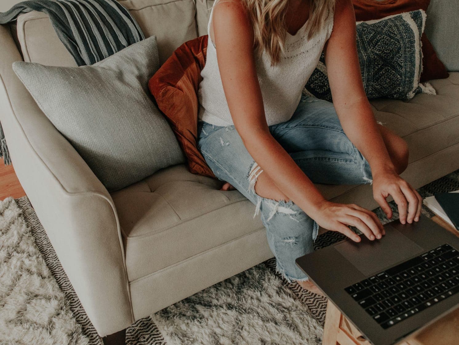 Getting Paid as a 1099 Contractor vs. W 2 Employee A Complete Guide